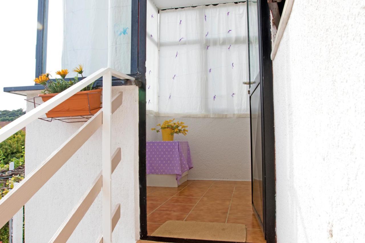 Apartman Mirna 로비니 외부 사진