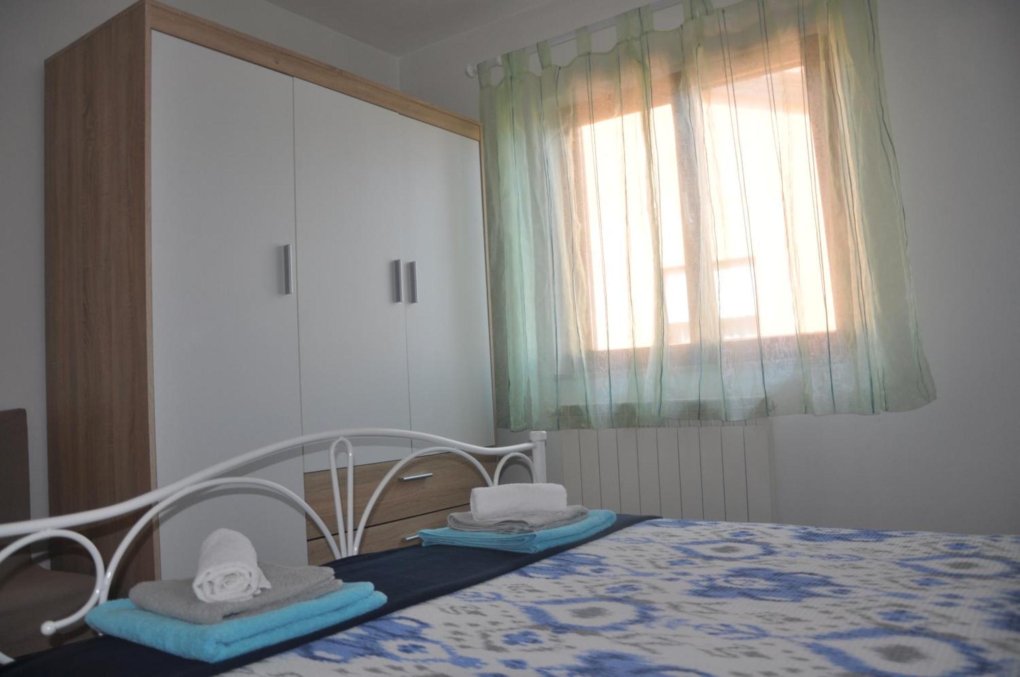 Apartman Mirna 로비니 외부 사진